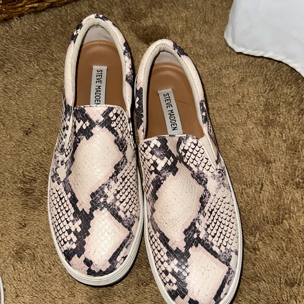 Steve Madden snake print women’s slip on sneakers. Size 8